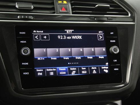 Certified 2024 Volkswagen Tiguan SE R-Line image 10