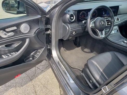 Used 2020 Mercedes-Benz E 350 4MATIC Sedan image 10