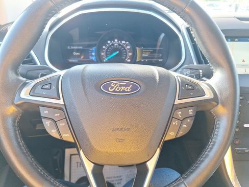 Used 2016 Ford Edge Titanium w/ Technology Package AWD/4WD image 8