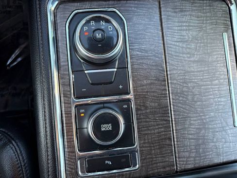 Used 2019 Ford Expedition Max Limited image 37