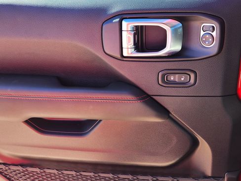 Used 2025 Jeep Gladiator Rubicon image 26