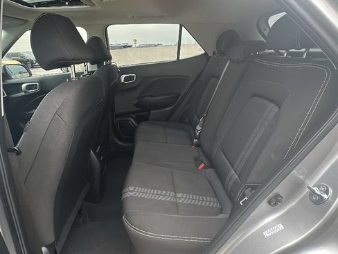 Used 2024 Hyundai Venue SEL FWD image 33