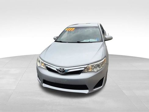 Used 2012 Toyota Camry LE FWD image 18
