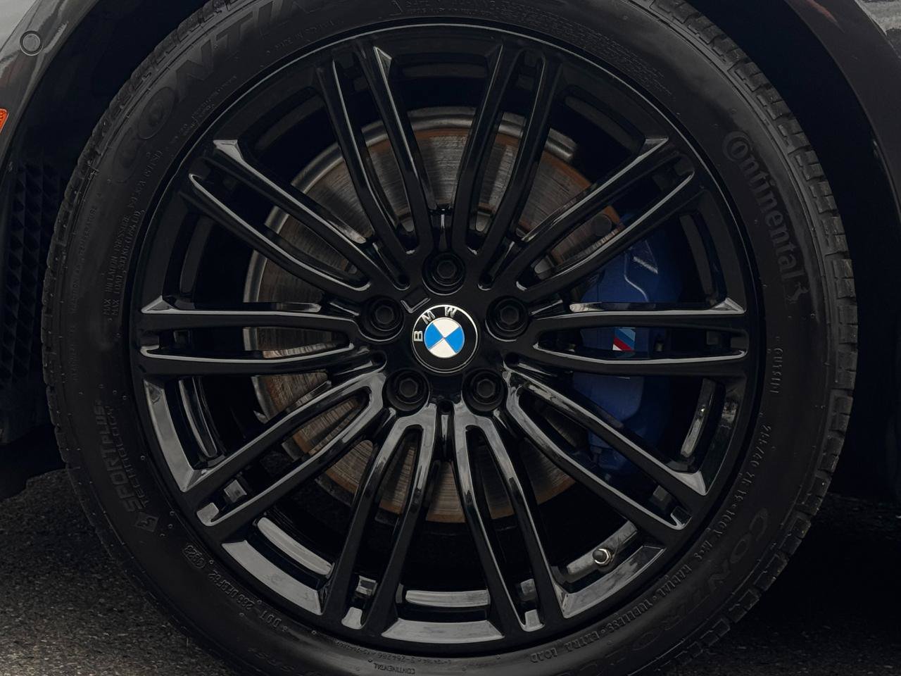 Used 2020 BMW 530i w/ M Sport Package RWD image 5
