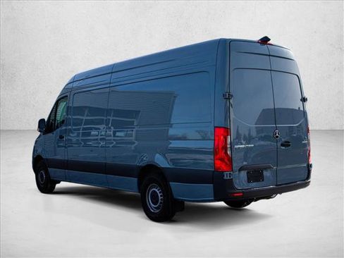 Used 2025 Mercedes-Benz Sprinter 2500 image 7