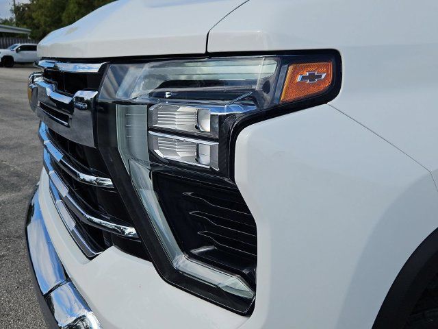 Certified 2025 Chevrolet Silverado 2500 LTZ w/ LTZ Convenience Package AWD/4WD image 10