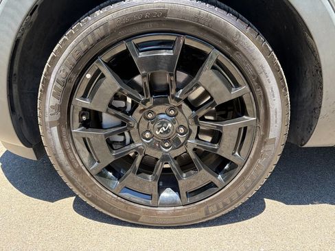 Used 2022 Kia Telluride SX w/ SX Prestige Package AWD/4WD image 11