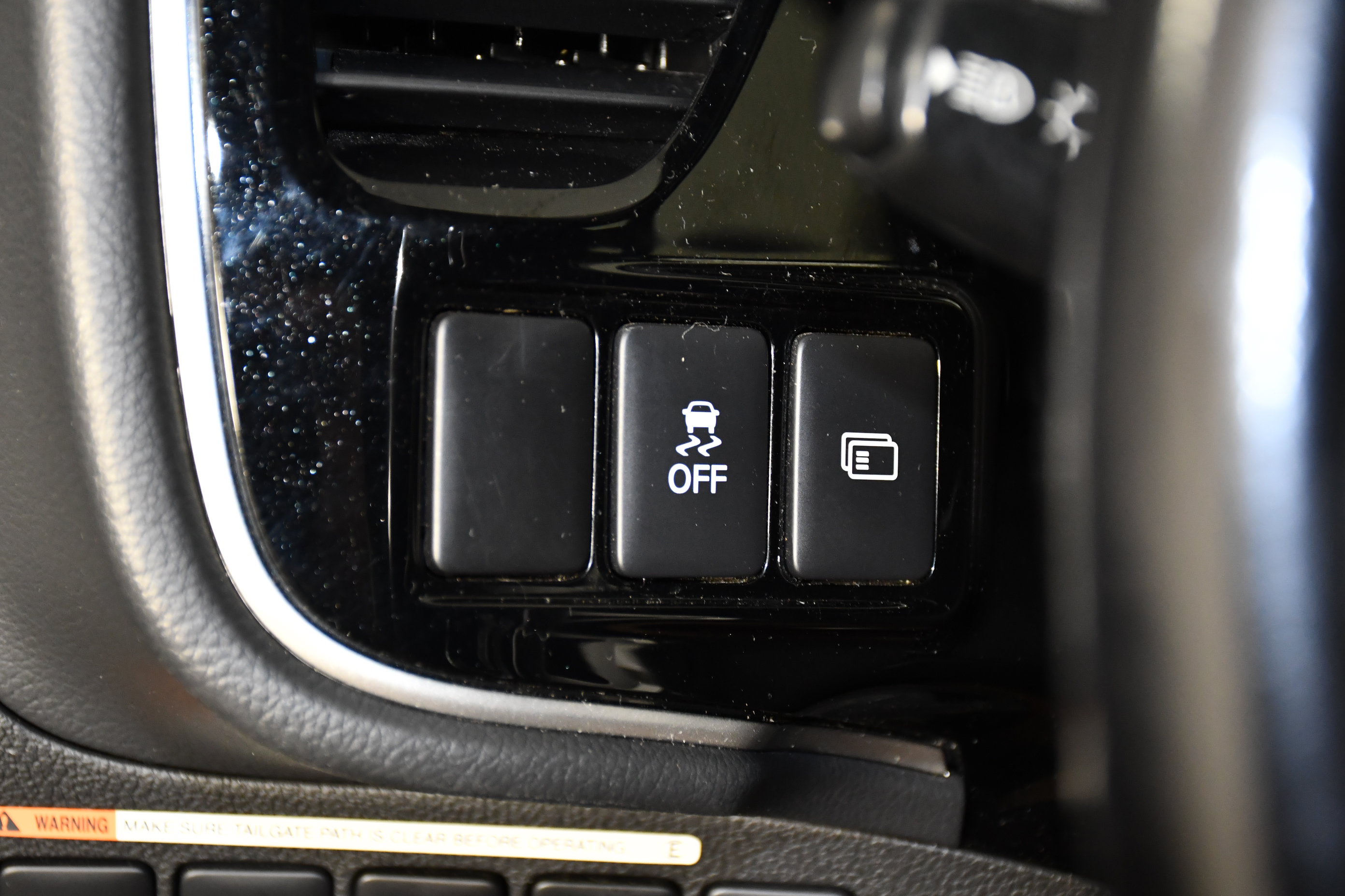 Used 2020 Mitsubishi Outlander SEL AWD/4WD image 36