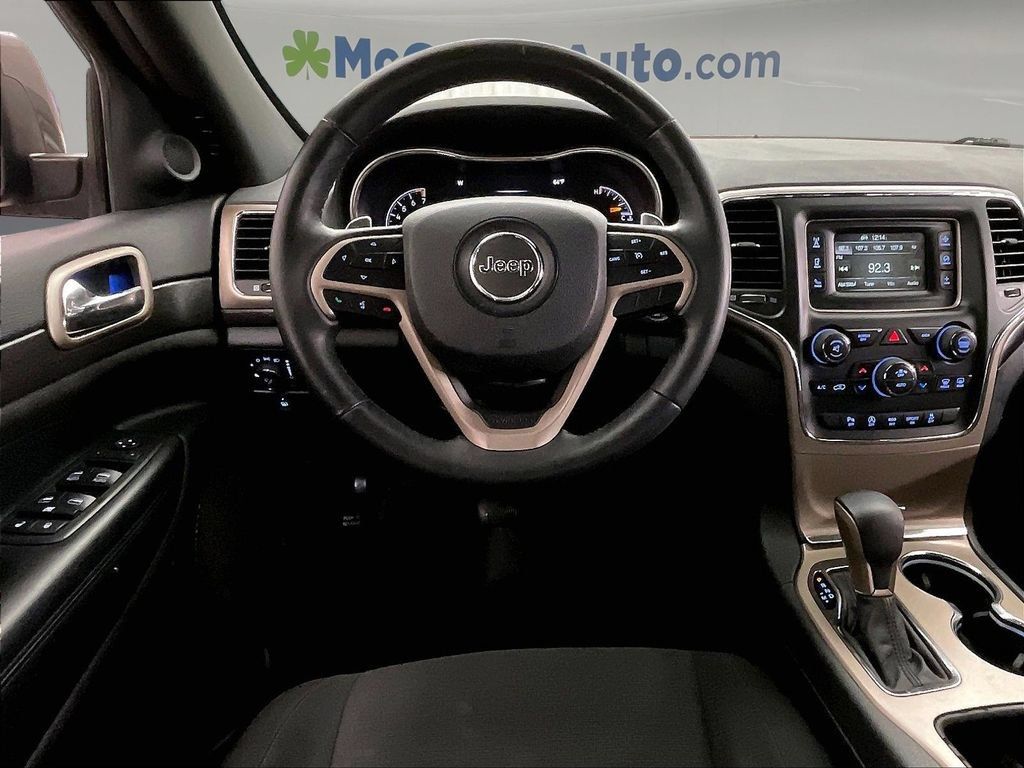 Used 2017 Jeep Grand Cherokee Laredo w/ Quick Order Package 23E AWD/4WD image 7