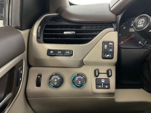 Used 2020 GMC Yukon Denali w/ Open Road Package AWD/4WD image 18