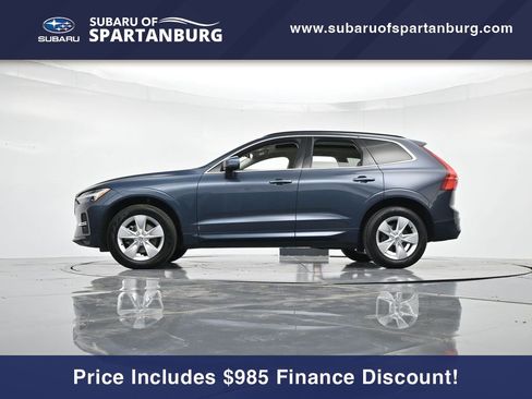 Used 2022 Volvo XC60 B5 Momentum image 33