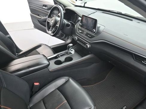 Used 2020 Nissan Altima 2.5 SR FWD image 28