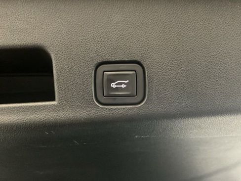 Used 2024 Chevrolet Traverse RS image 36