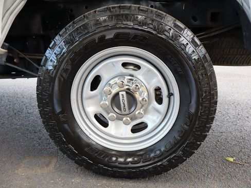 Used 2019 Ford F250 XL w/ Power Equipment Group AWD/4WD image 41