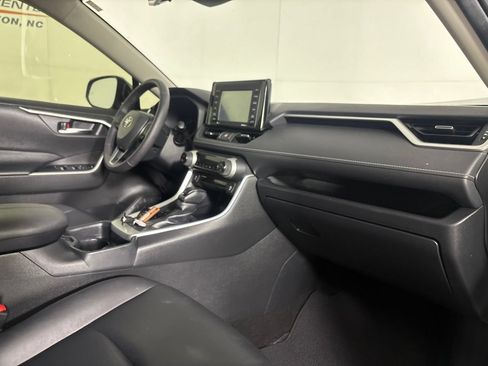 Used 2021 Toyota RAV4 XLE Premium FWD image 33