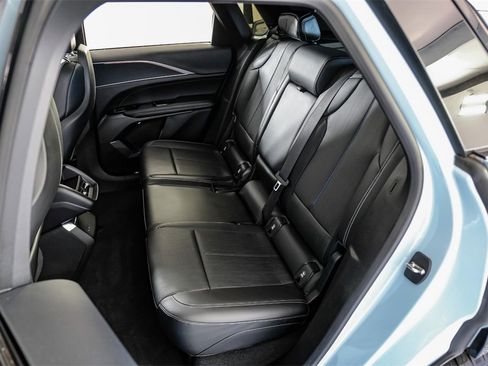 Used 2024 Cadillac Lyriq Luxury image 40