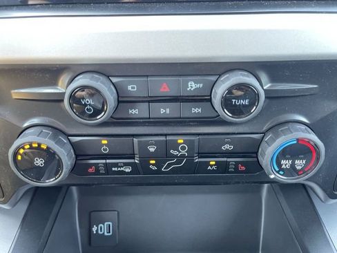 New 2026 Ford F250 XLT w/ XLT Premium Package AWD/4WD image 21