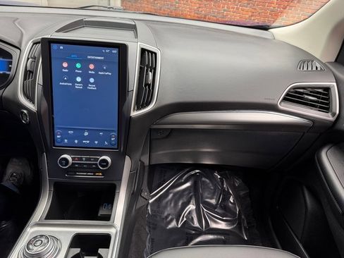 Used 2022 Ford Edge SEL w/ Convenience Package image 17