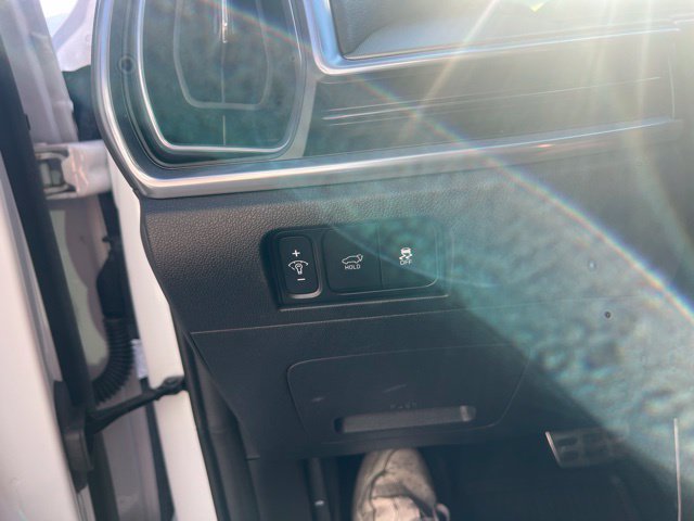 Used 2025 Kia Sorento SX FWD image 12