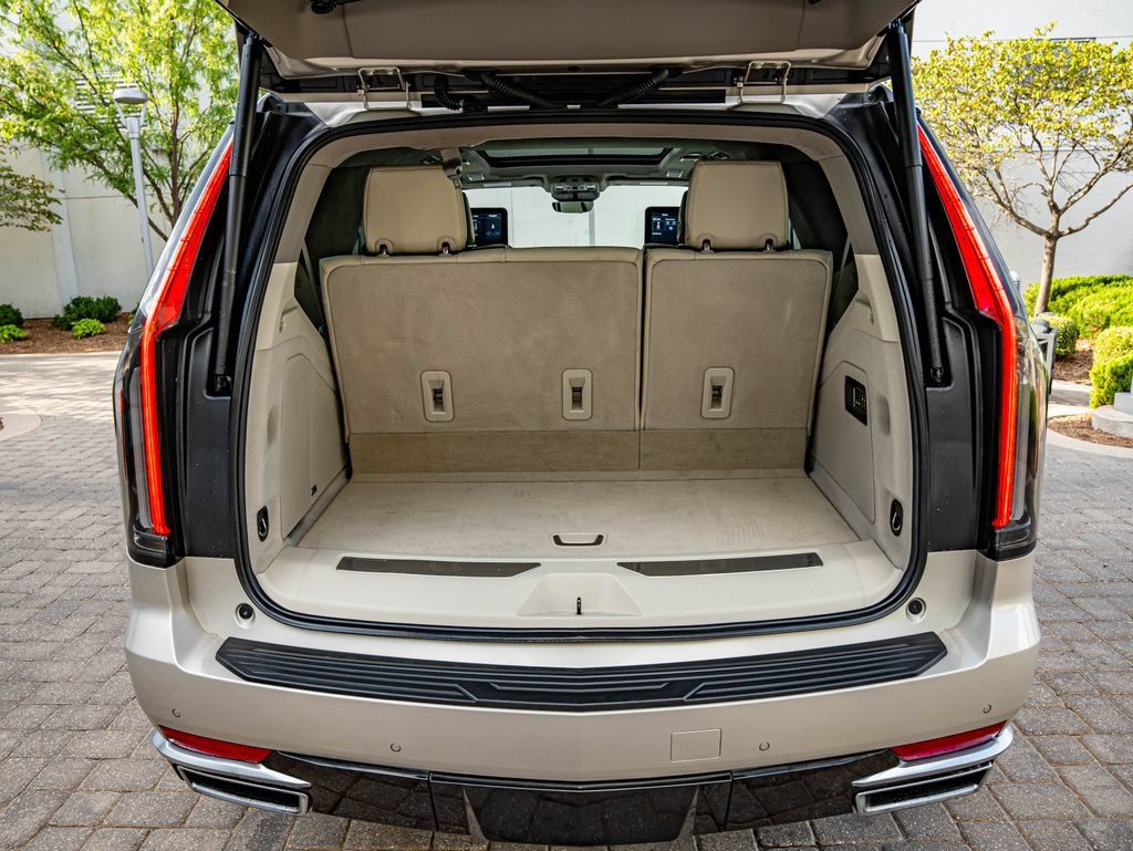 Used 2021 Cadillac Escalade Premium Luxury Platinum w/ Heavy-Duty Trailer Package AWD/4WD image 47