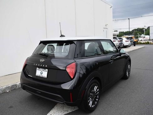 Used 2025 MINI Cooper 2-Door Hardtop FWD image 5