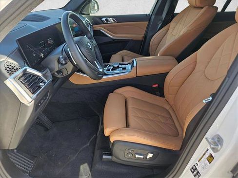 Used 2025 BMW X5 xDrive40i w/ Premium Package image 16