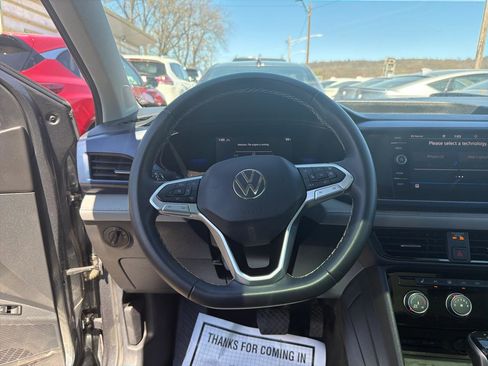 Used 2023 Volkswagen Taos SE w/ Panoramic Sunroof Package AWD/4WD image 23