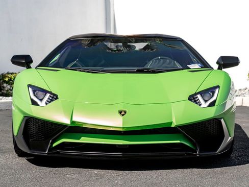 Used 2017 Lamborghini Aventador LP 750-4 Superveloce image 3