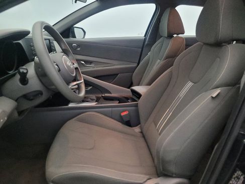 Used 2023 Hyundai Elantra SEL image 17