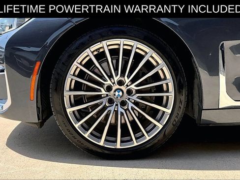 Used 2020 BMW 740i w/ Premium Package RWD image 11