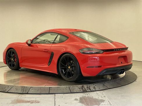 Used 2018 Porsche 718 Cayman S image 3