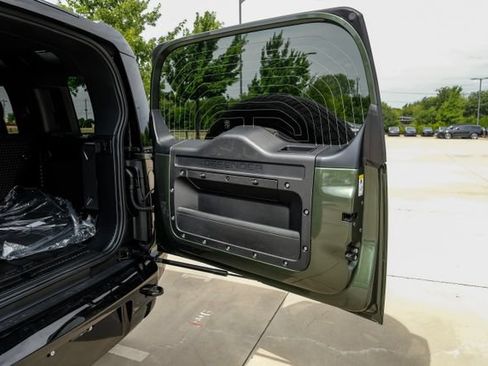 New 2026 Land Rover Defender 110 X AWD/4WD image 68