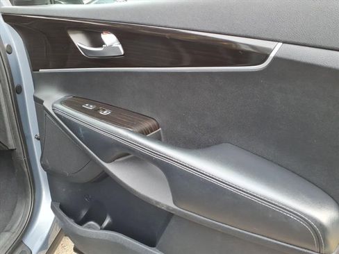 Used 2020 Kia Sorento LX image 8