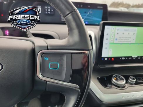 Used 2025 Ford Expedition Max Platinum image 16