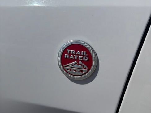 Used 2021 Jeep Grand Cherokee Trailhawk AWD/4WD image 11