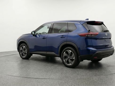 Used 2025 Nissan Rogue SV FWD image 6