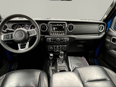Used 2023 Jeep Wrangler Unlimited Sahara AWD/4WD image 7