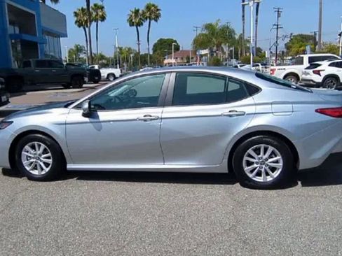 Used 2026 Toyota Camry LE FWD image 5
