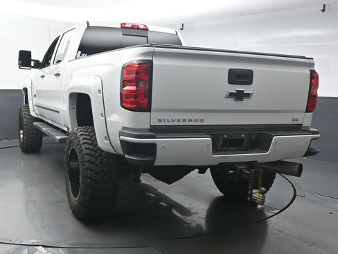 Used 2019 Chevrolet Silverado 2500 LTZ w/ Duramax Plus Package image 6