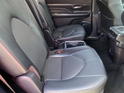 Certified 2025 Toyota Grand Highlander XLE image 16