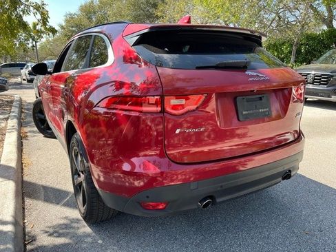 Used 2019 Jaguar F-PACE Premium image 3
