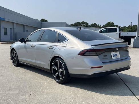 Used 2025 Honda Accord Sport image 3
