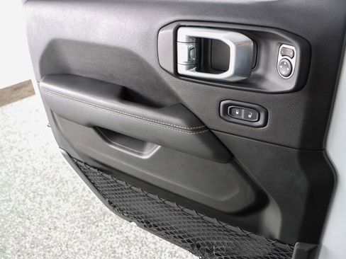 Used 2021 Jeep Wrangler Unlimited Sahara image 21