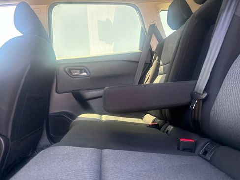 Certified 2025 Nissan Rogue SV FWD image 36