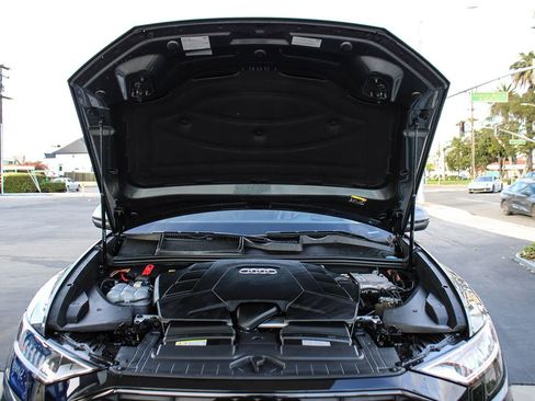 Used 2021 Audi Q8 Prestige image 38