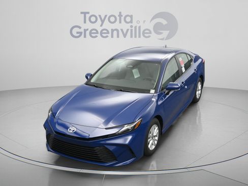 Used 2025 Toyota Camry LE w/ Convenience Package FWD image 24