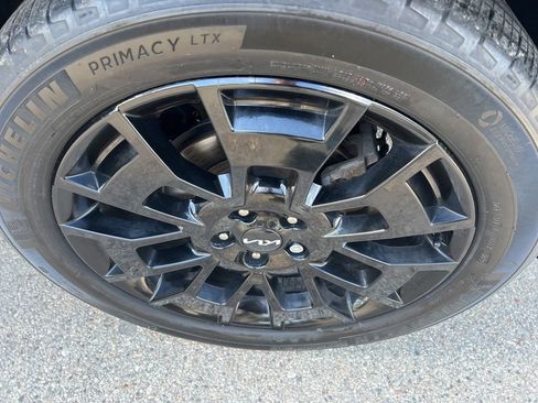 Certified 2022 Kia Telluride SX w/ SX Prestige Package image 45