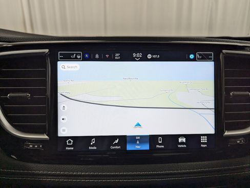 New 2026 Chrysler Pacifica Limited w/ Trailer Tow Group image 23