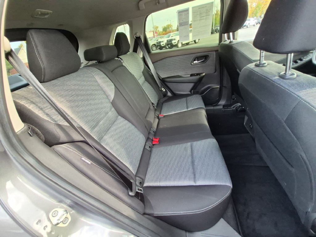 Used 2023 Nissan Rogue SV AWD/4WD image 25