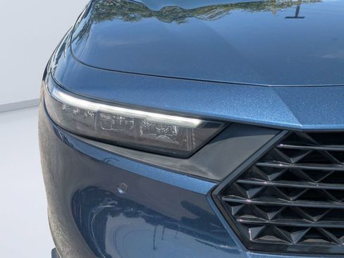 Used 2023 Honda Accord Touring image 12
